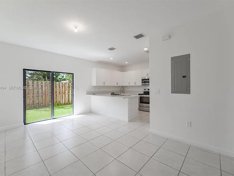 640 NE 207th St — Photo 10