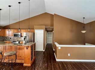 94 Eagle Ridge Rd, Lake Orion, MI 48360