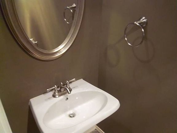 Half Bath w/Pedestal Sink