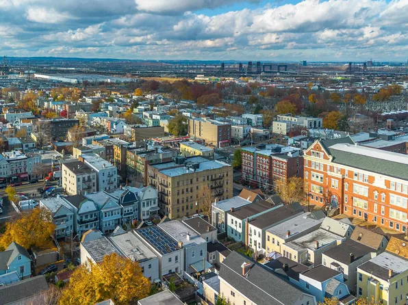 10 Apollo Street image 22 of 24