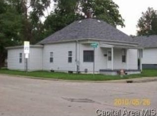 505 E Esther St, Taylorville, IL