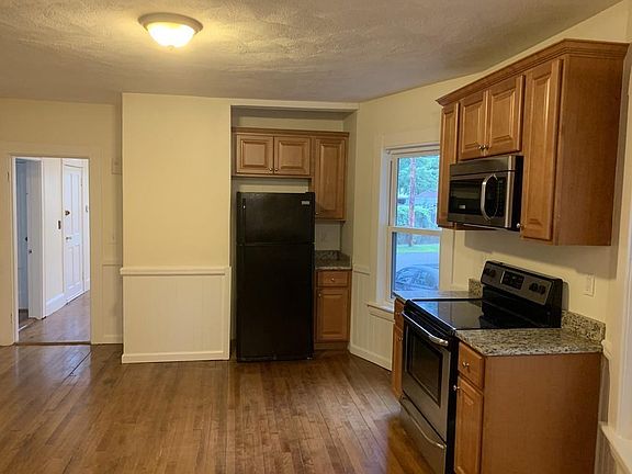 5th image of 138 Lake View Ave #1