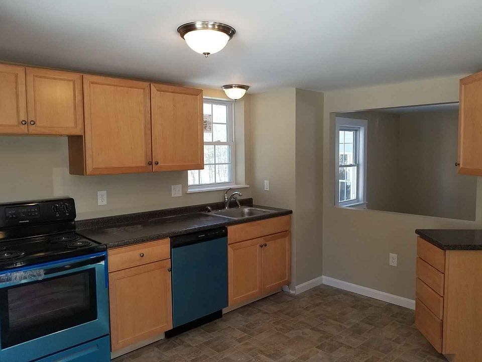 1st image of 15 Monson Pl #C