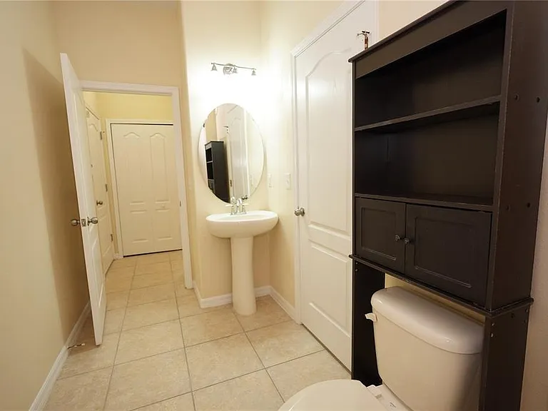 2926 Youngford St — Photo 17