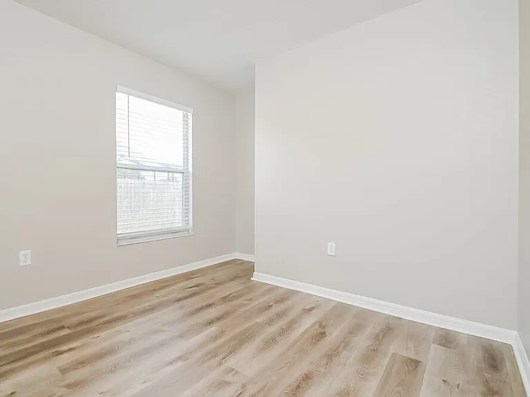3740 Imperial Dr — Photo 11