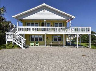 873 E Gorrie Dr, Saint George Island, FL 32328