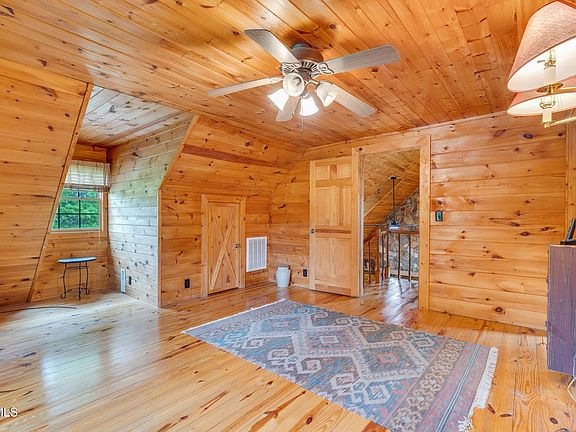 35th image of 147 Britton Ln