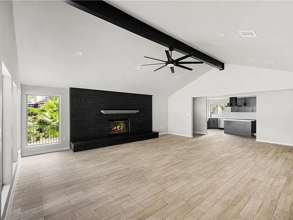 15 Presidio Rd