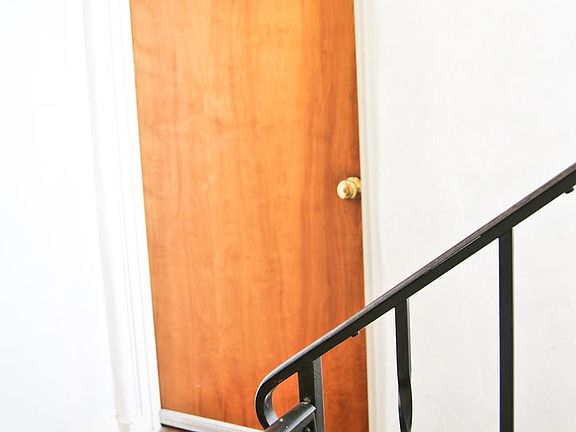 5th image of 3305 White Oak Dr APT 2