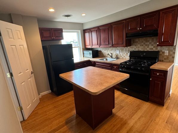 1541 S 13th St FLOOR 3