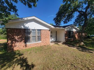 1505 S Rodgers Dr, Graham, TX 76450