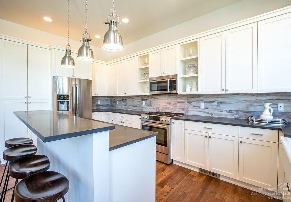 2nd image of 20482 SE Braelen Ln