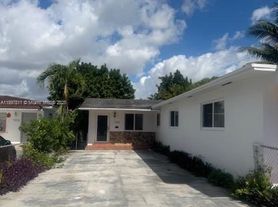 7329 SW 22nd St, Miami, FL