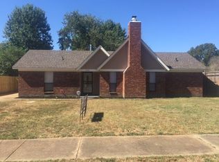 5735 Willow Springs Dr, Millington, TN 38053