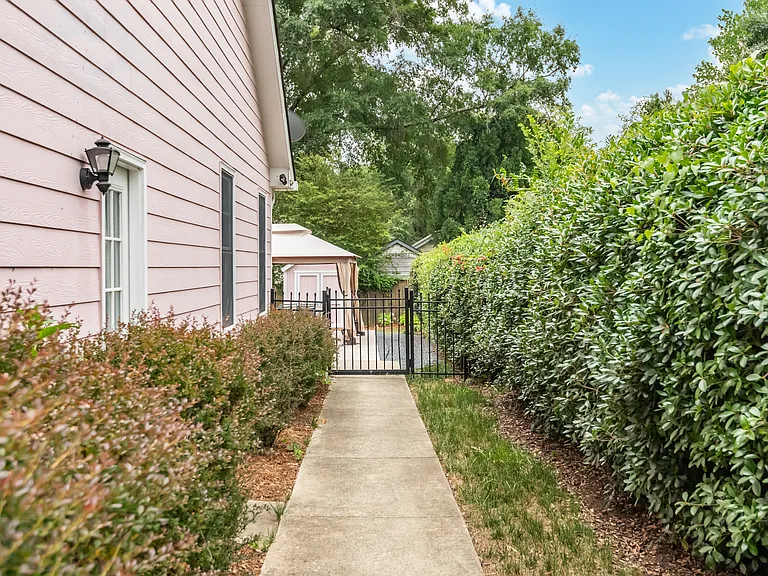 4 Kandes Ct — Photo 42