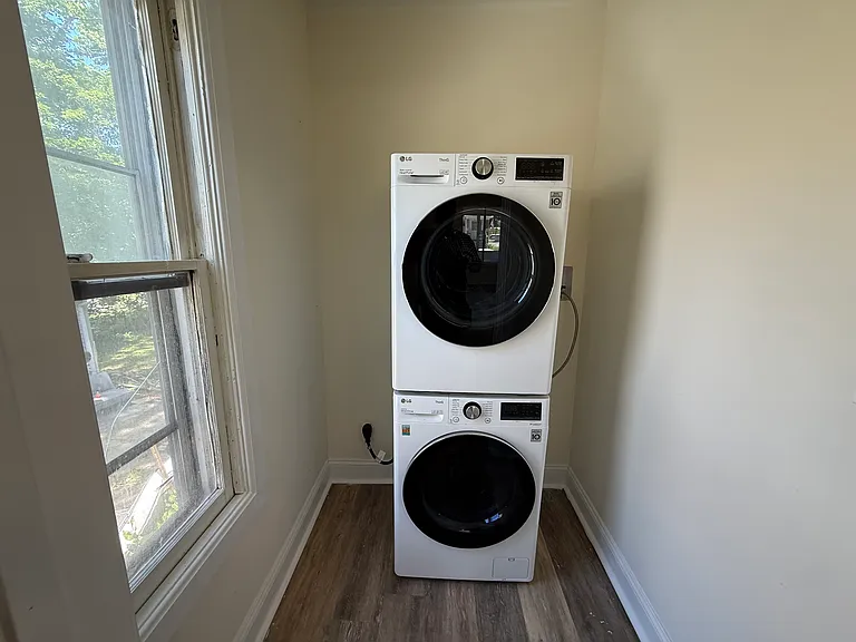 174 Center St — Photo 12