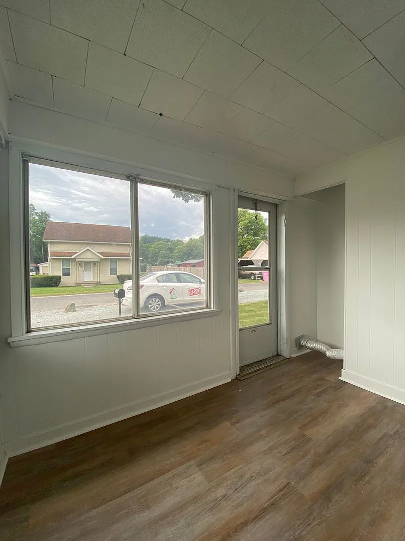 68037 Franklin St — Photo 3