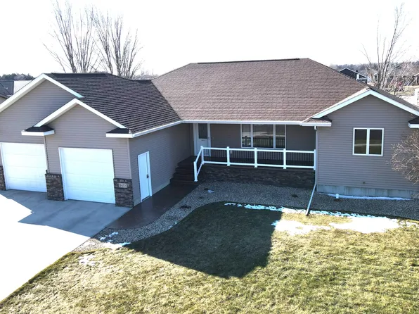 1435 Kemper Ave, Mitchell, SD 57301