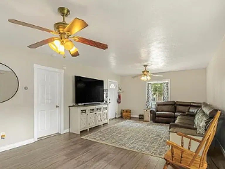 521 N Shilling Ave — Photo 15