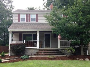 1604 Sunview Rd, Lyndhurst, OH 44124