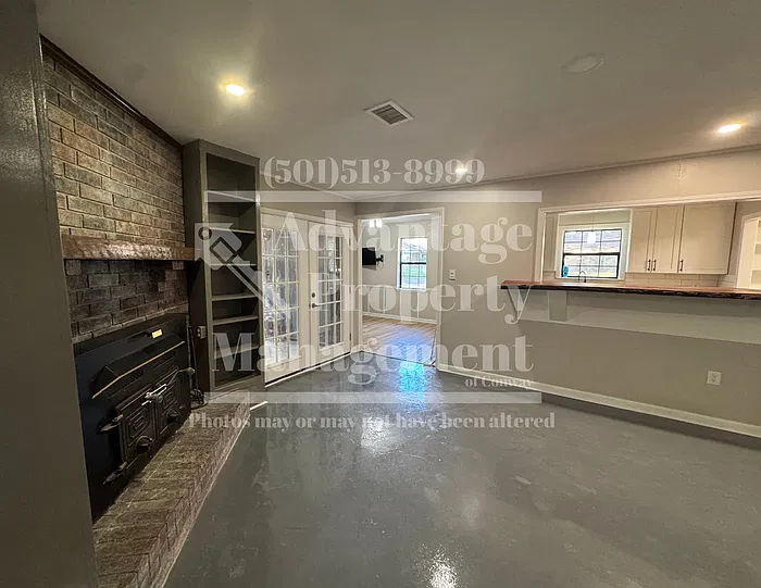 5 bed, 3.0 bath, 2423 sqft, $2,950 — Photo 3