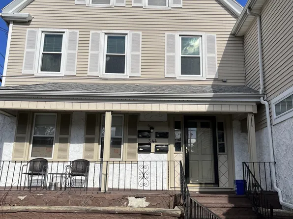 344 North Ave APT 2, Abington, MA 02351