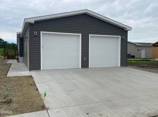 1611 Hawk Trl SE, Mandan, ND 58554