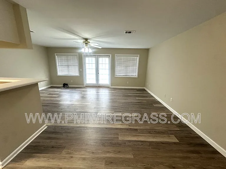 125 Commons Dr — Photo 3
