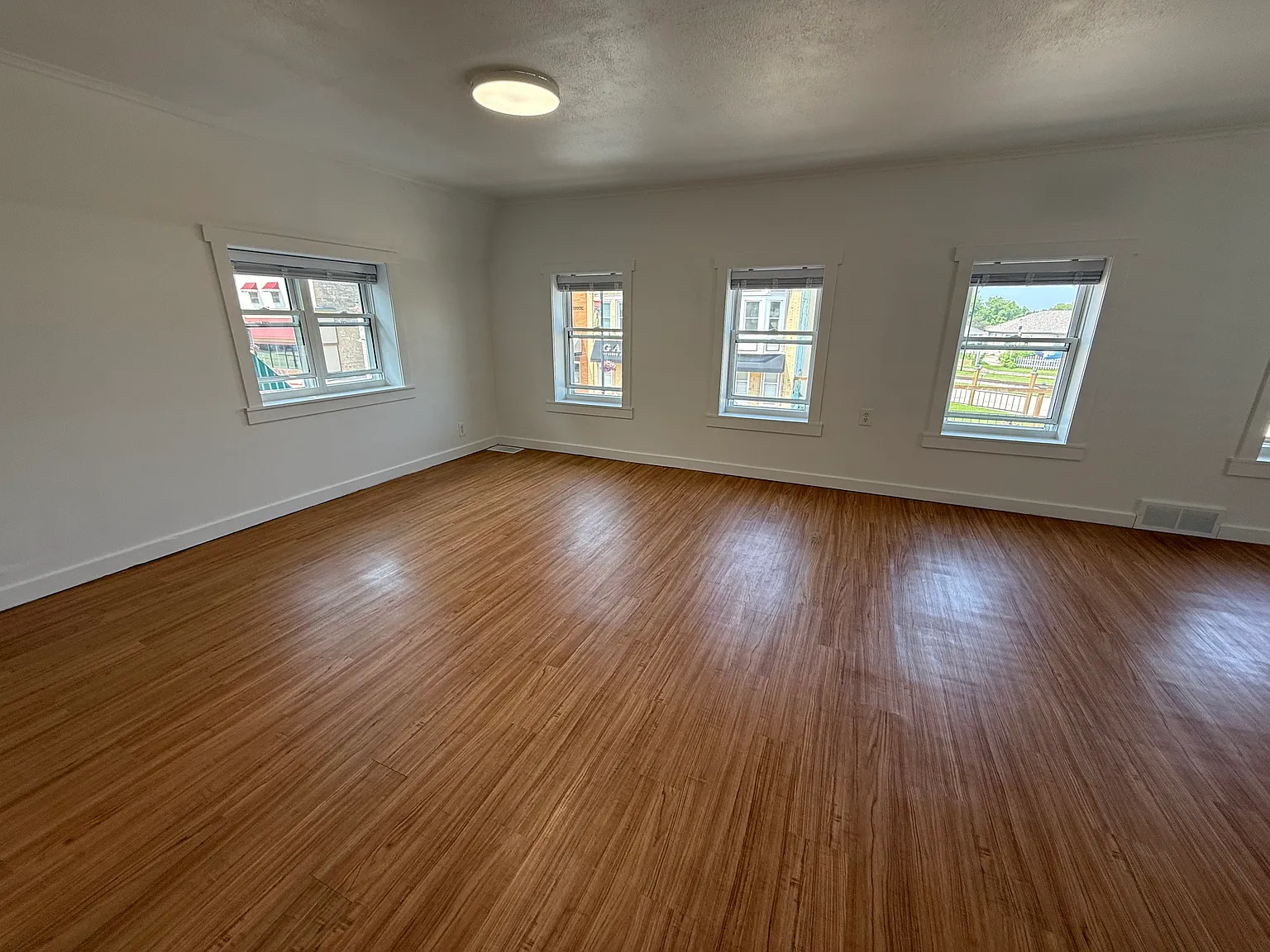 2 bed, 800 sqft, $1,395 — Photo 4