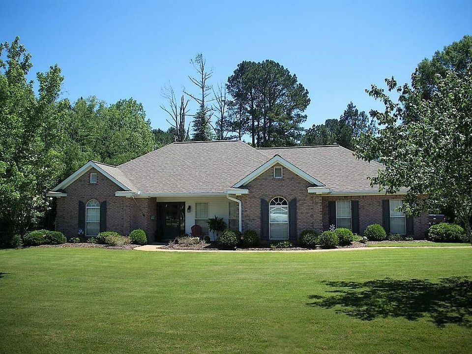 1st image of 252 Live Oak Ln