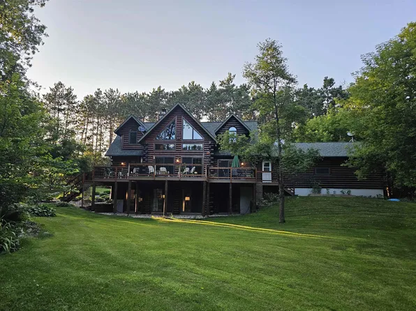 N3166 Landing Rd, Weyauwega, WI 54983