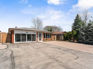 3193 Cawthra Rd, Mississauga, ON L5A 2X4