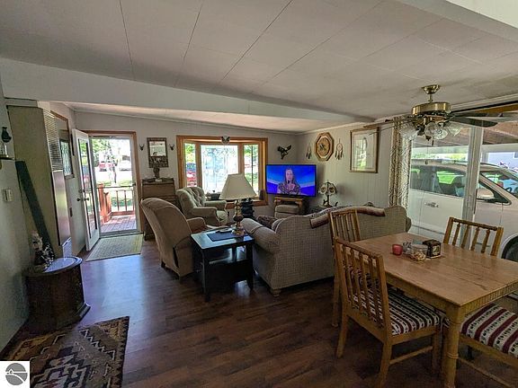 5th image of 8221 Avalon Dr