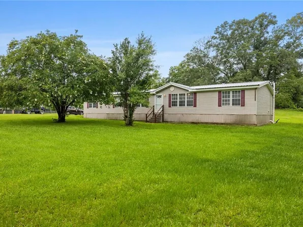 24483 Riley Rd, Pride, LA 70770
