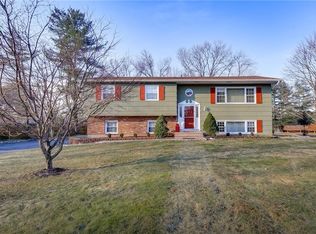 74 Laura Dr, Airmont, NY 10952