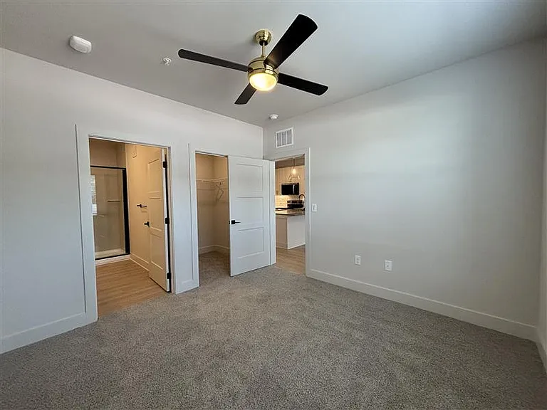 District on the Etowah Apartments — Photo 1456