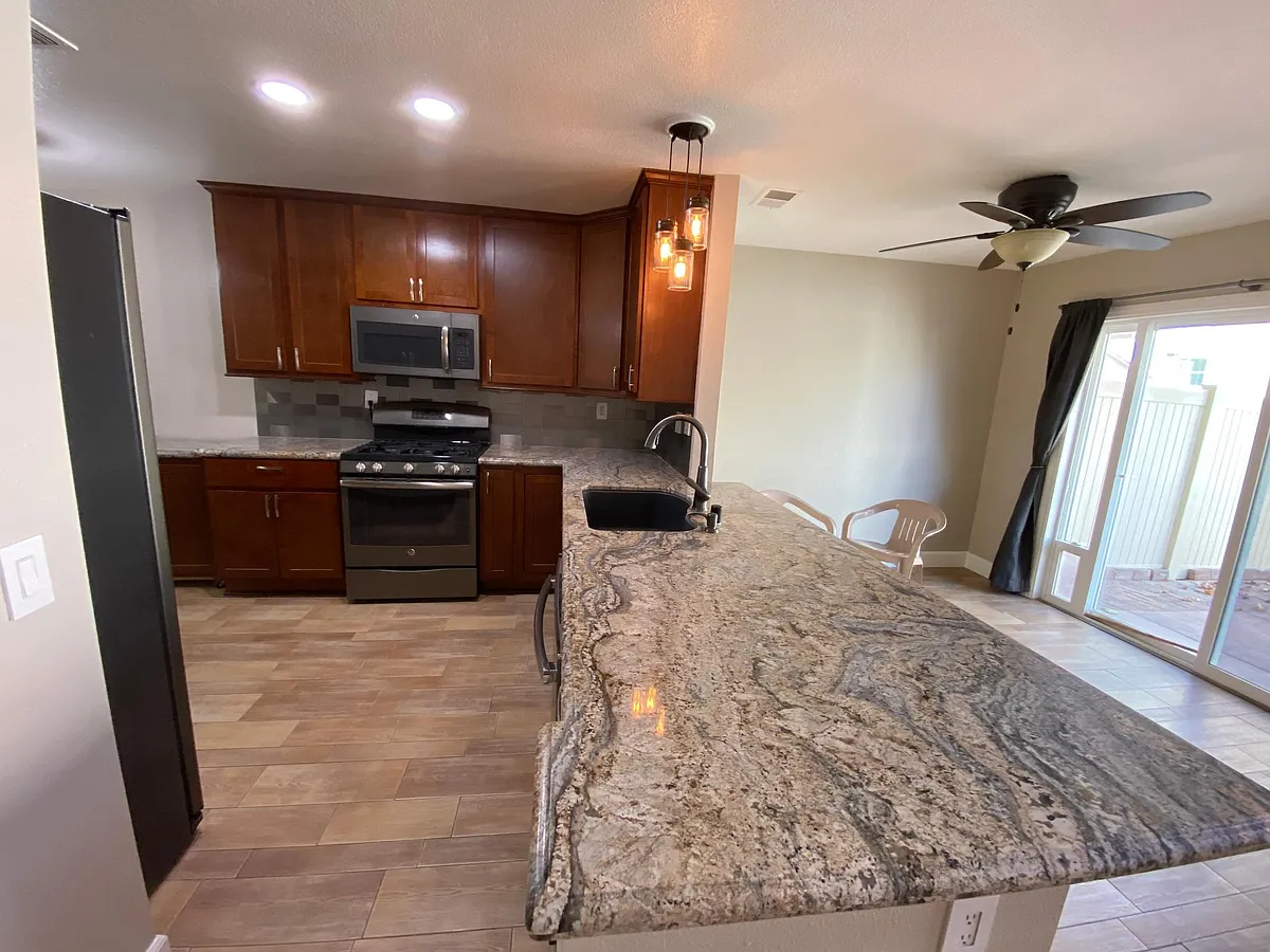 Kitchen - 1140 San Marino Ct #102