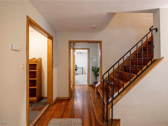 3rd image of 2090 Newbury Dr