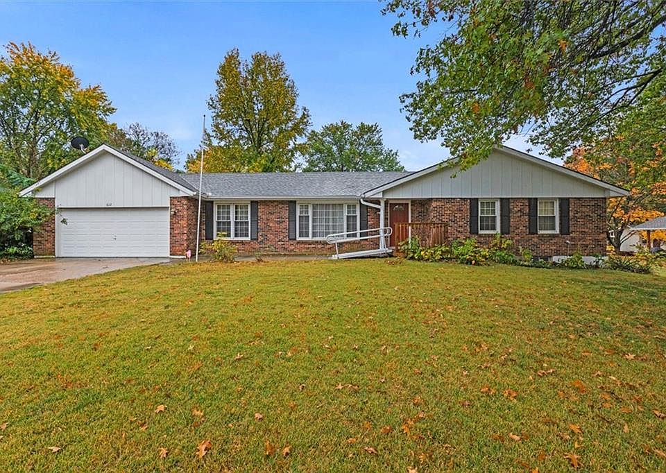 612 Washington St, Tonganoxie, KS 66086 Zillow