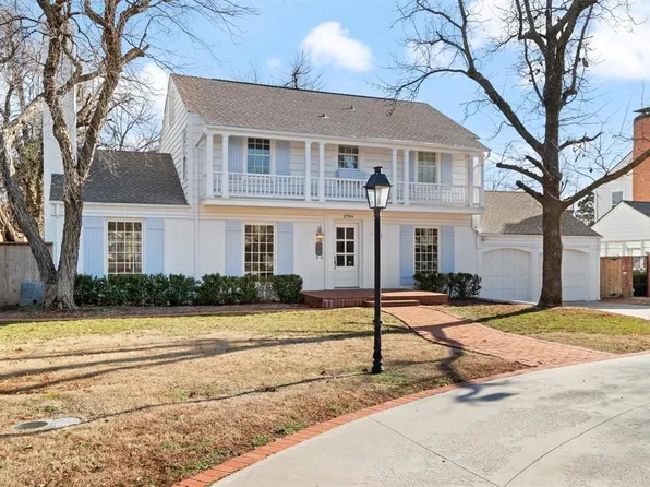1706 Pennington Way, Nichols Hills, OK 73116