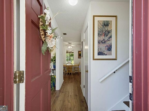 2nd image of 3404 Hill Dr