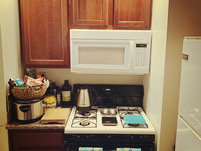 2504 Derbyshire Rd #7 — Photo 8