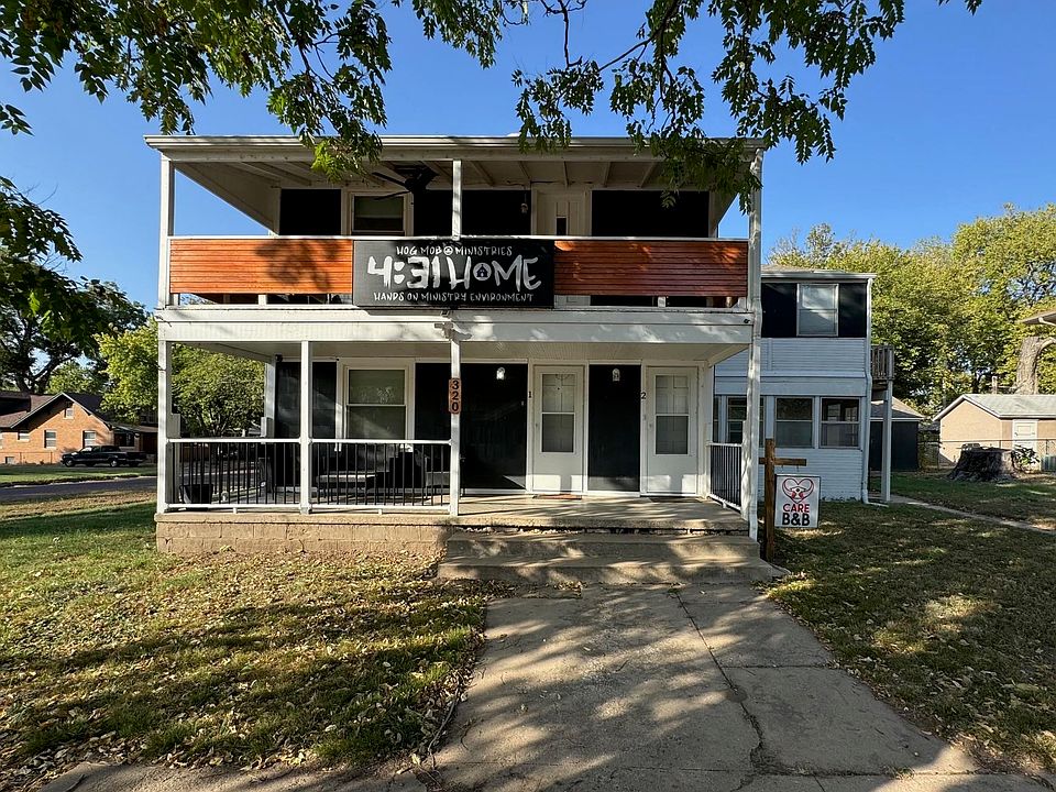 1st image of 320 W Chestnut Ave
