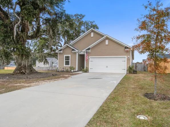 435 Eva St, Moncks Corner, SC 29461