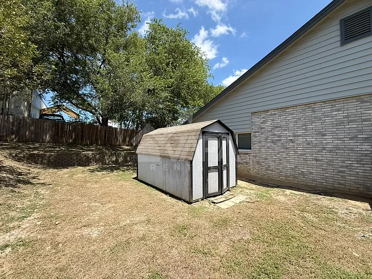 9840 Logans Ridge Dr — Photo 18