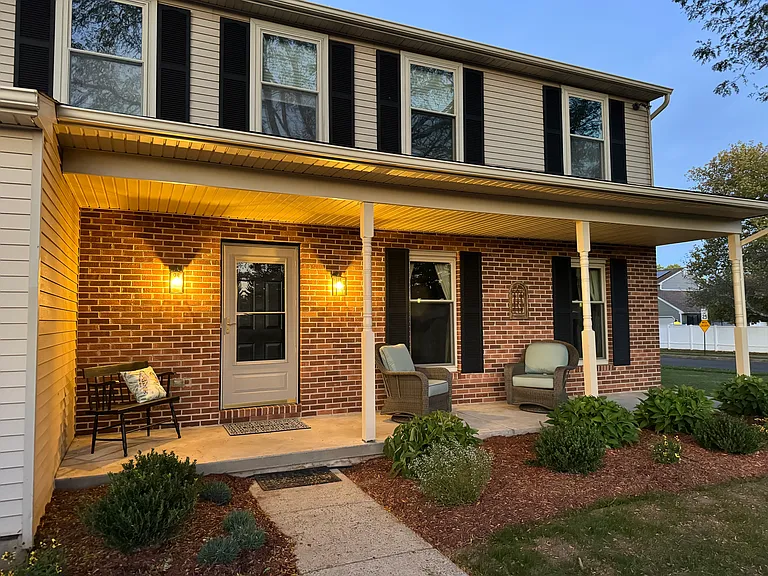 890 Herman Rd — Photo 2