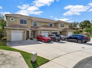 12124 SW 4th St, Pembroke Pines, FL 33025