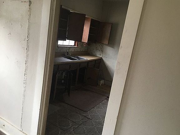 5th image of 1740 Florida St