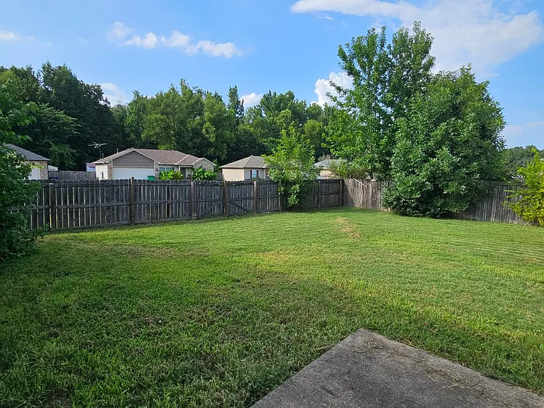 400 Apricot St — Photo 12