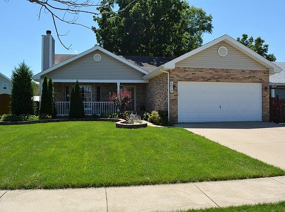 3rd image of 4015 Brenton Dr